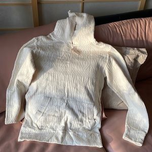 La paz hoody size Small.  Crème color. Textured 100%cotton.